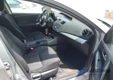 2013 Mazda Mazda3 I Sport из США, поврежденный, VIN JM1BL1U75D1768828